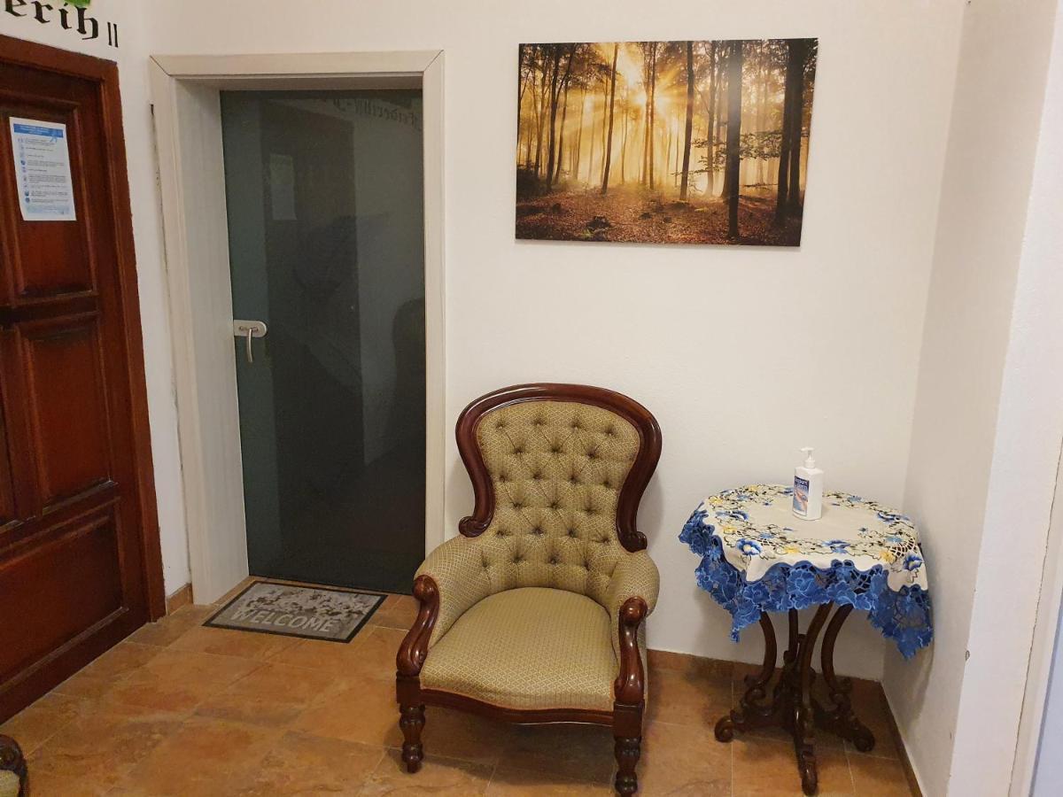 Apartments Fazarinc S Parkiriscem Cilli Kültér fotó