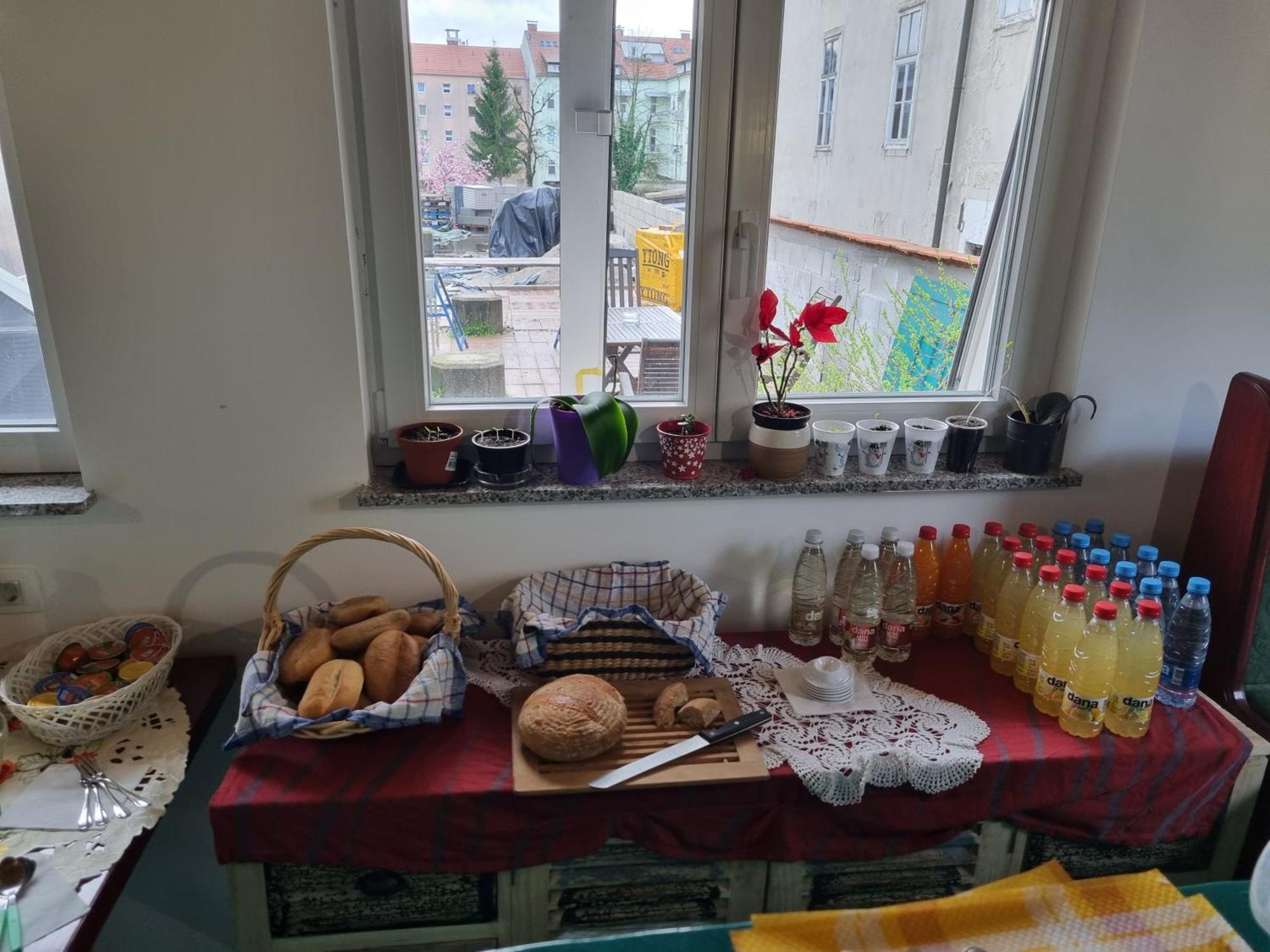 Apartments Fazarinc S Parkiriscem Cilli Kültér fotó