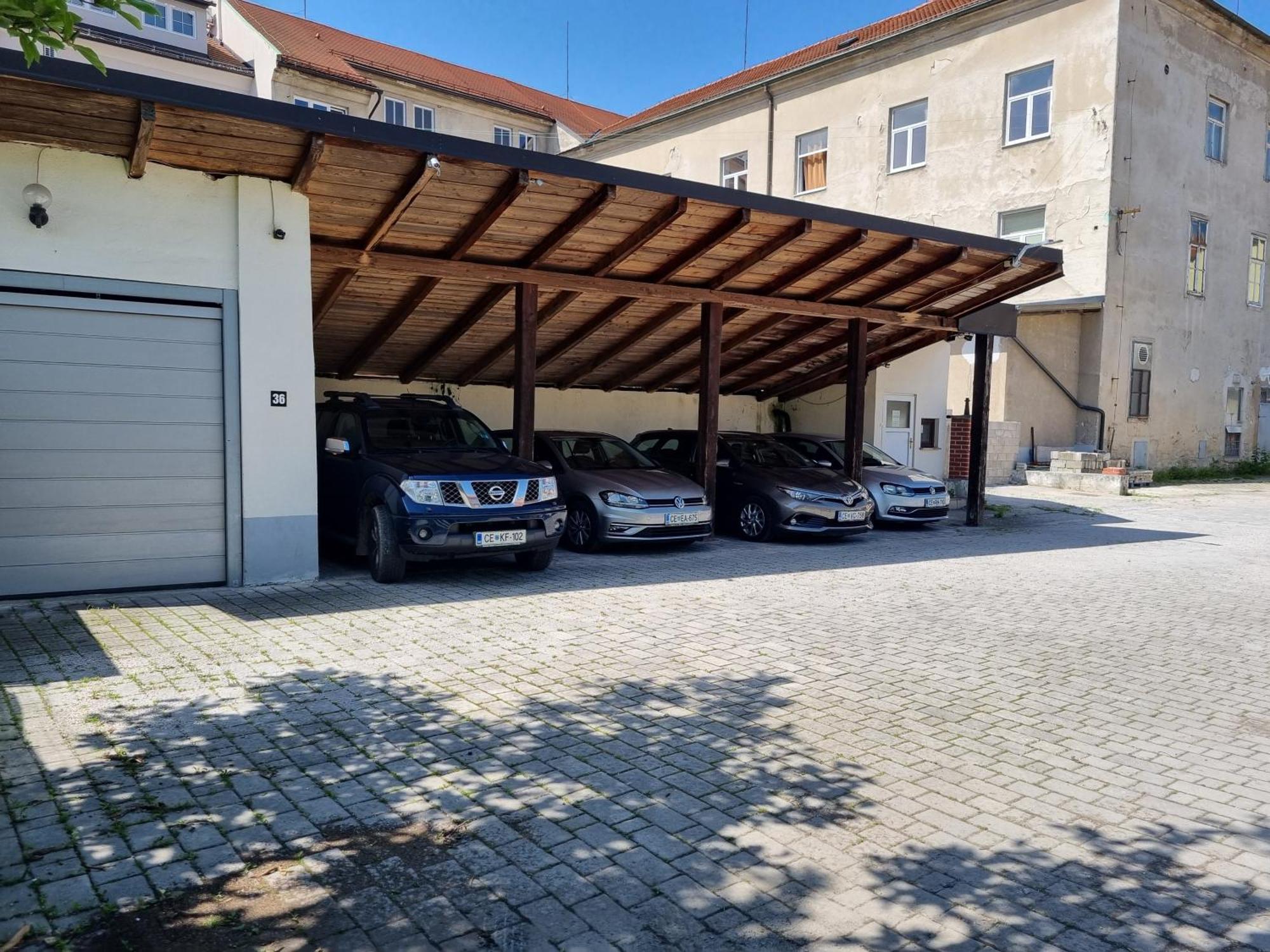 Apartments Fazarinc S Parkiriscem Cilli Kültér fotó