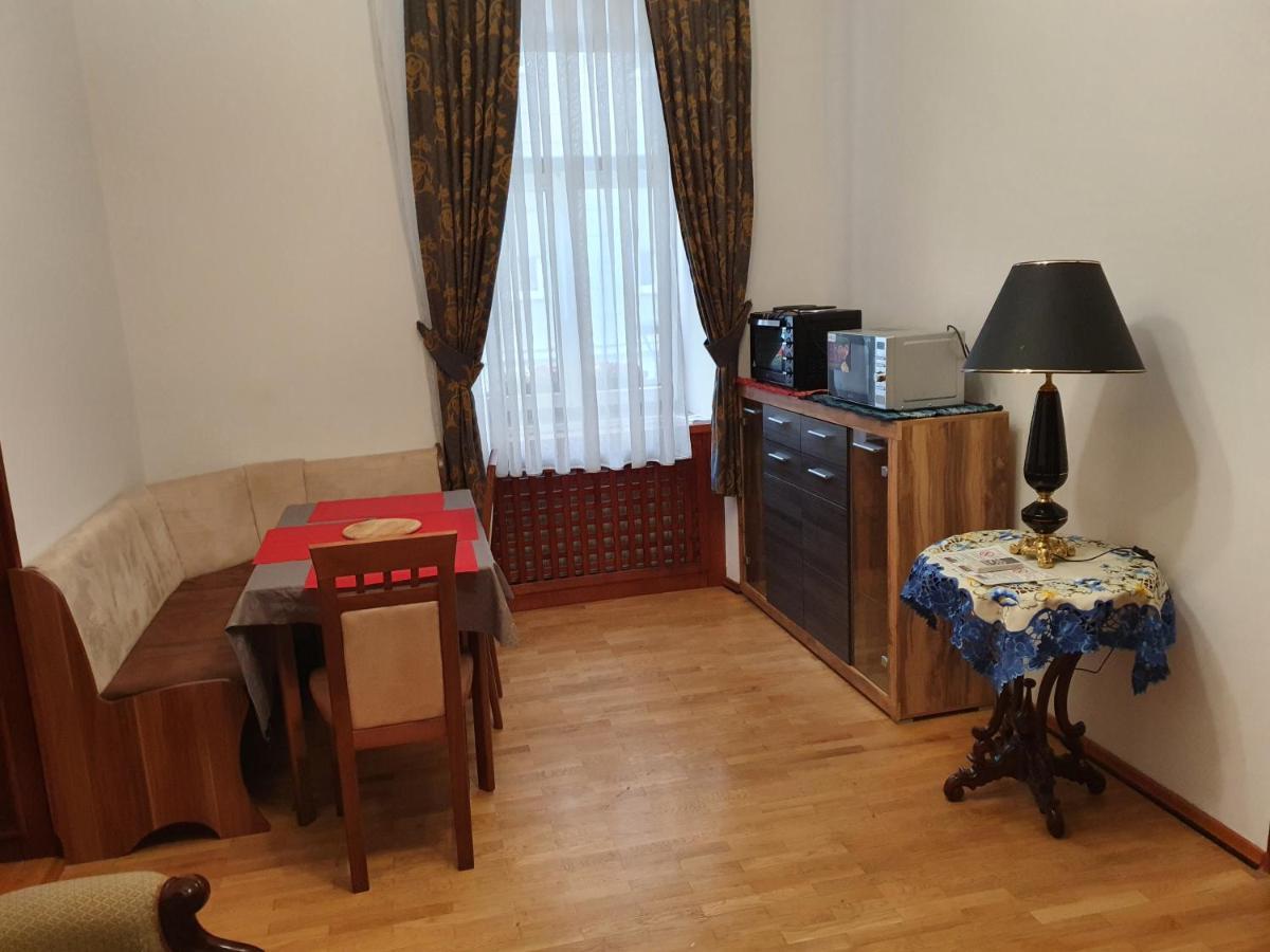 Apartments Fazarinc S Parkiriscem Cilli Kültér fotó